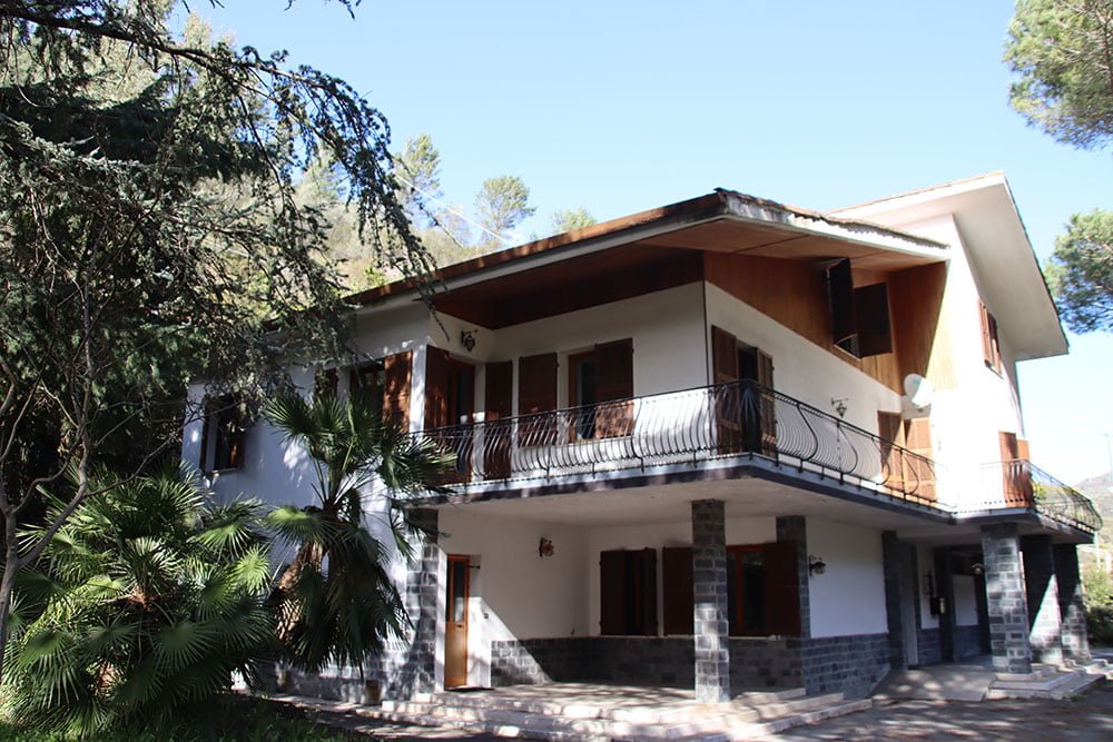 Isolabona Liguria villa for sale 530 imp 44065 000