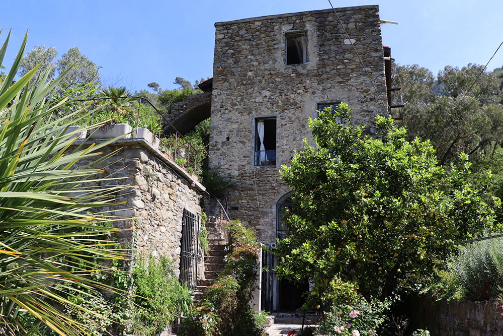 Dolceacqua Liguria country house for sale le 45017 000