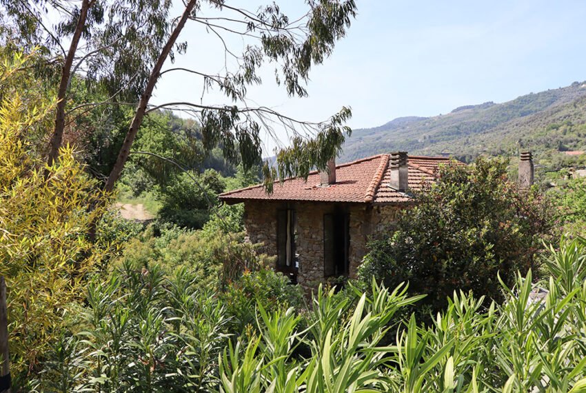 Dolceacqua liguria country house for sale le 45017 003