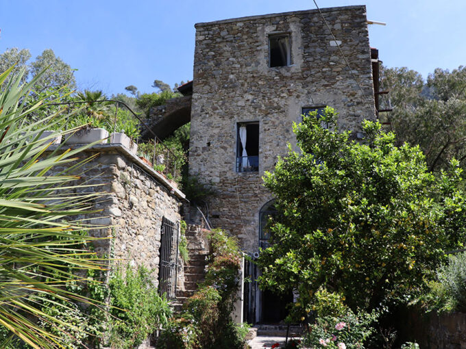 Dolceacqua Liguria villa for sale le 46042 100