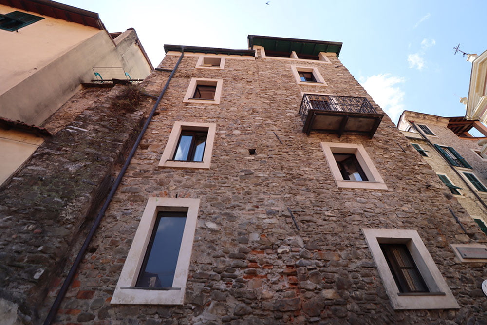 Dolceacqua Liguria townhouse for sale le 45022 000