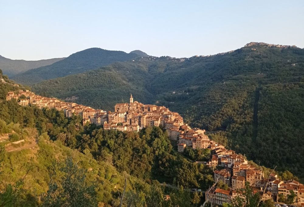 Apricale liguria country house for sale le 45032 444