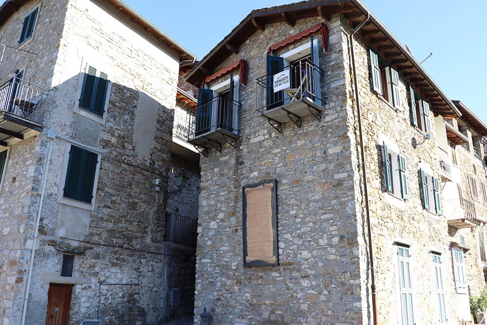 Apricale Liguria townhouse for sale le 45095 100