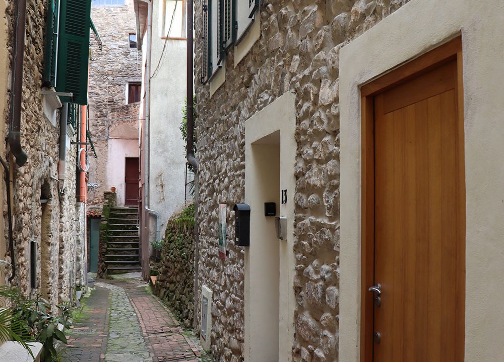 Dolceacqua-Liguria-village-house-for-sale-le-46001-135
