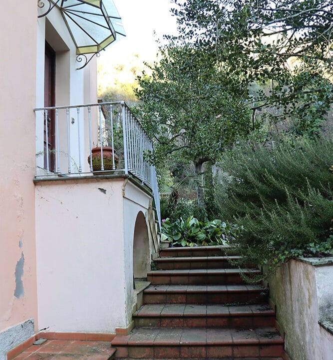 Pigna-Liguria-villa-for-sale-le-46038-347