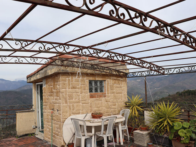 Perinaldo Liguria apartment for sale le 46040 000